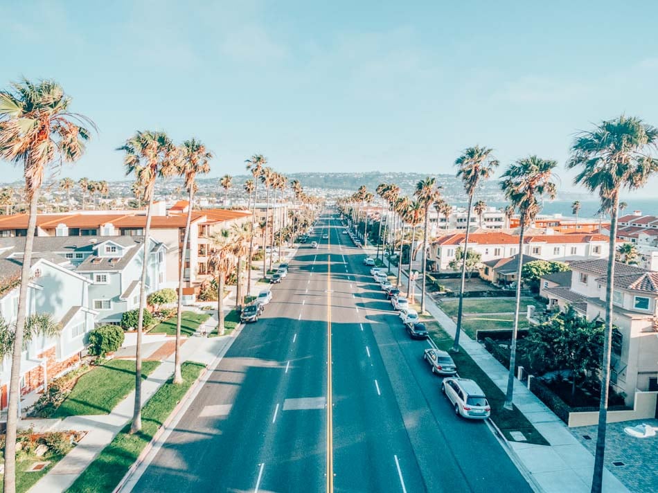 Moving from Chicago to California: Complete Guide for 2026